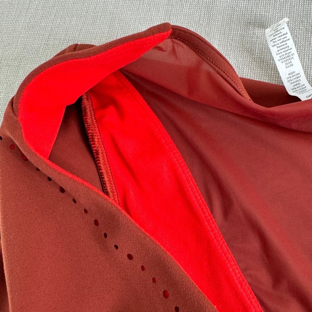 Athleta It's a Wrap cropped short‎ sleeve top - Picture 6 of 9